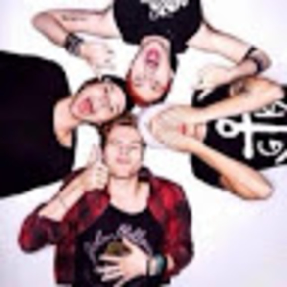 Meet your Posher, Ella - Picture 1 of 1